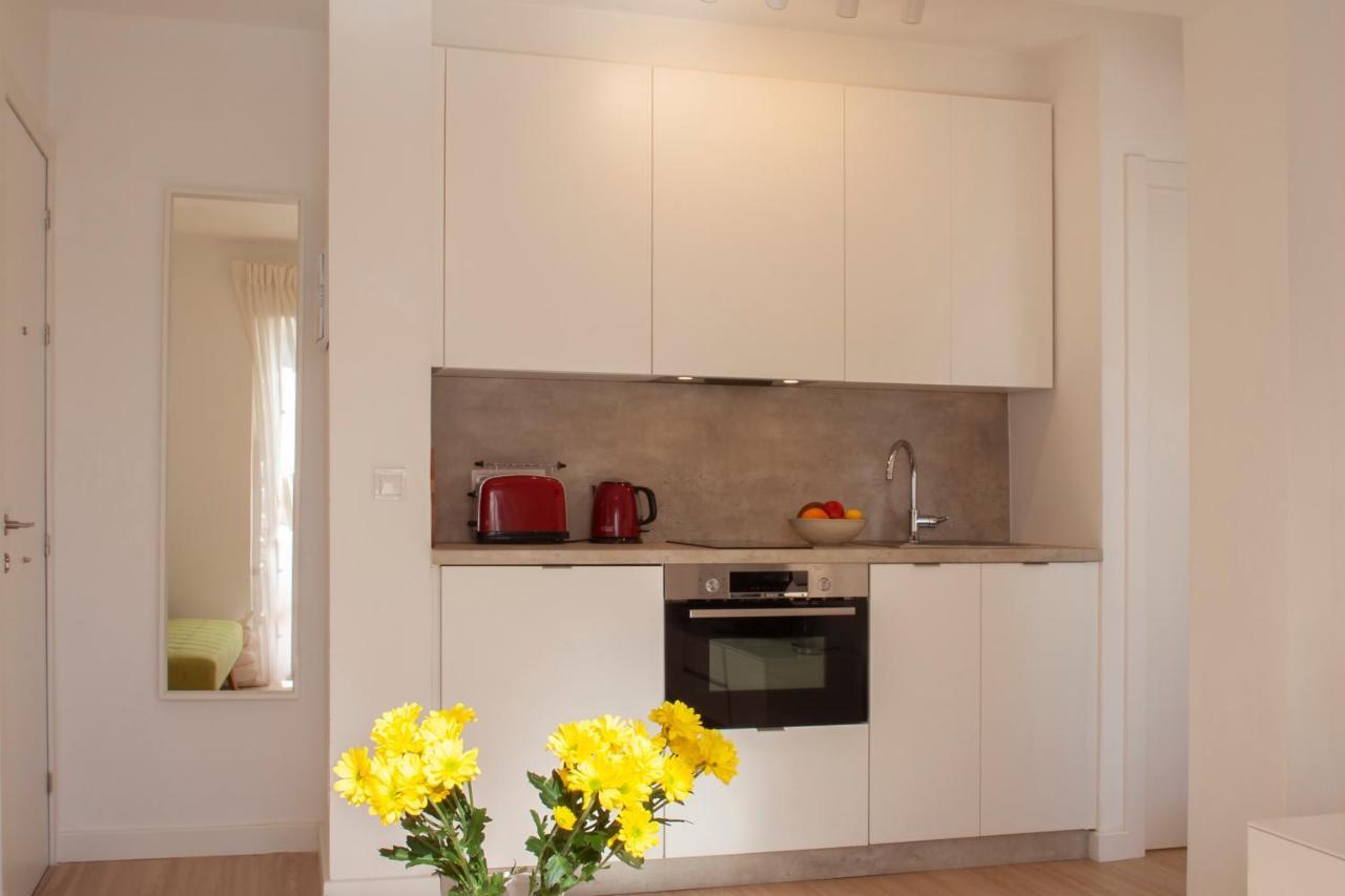 Lovely Beachfront Apartment In Calahonda Sitio de Calahonda Exterior photo