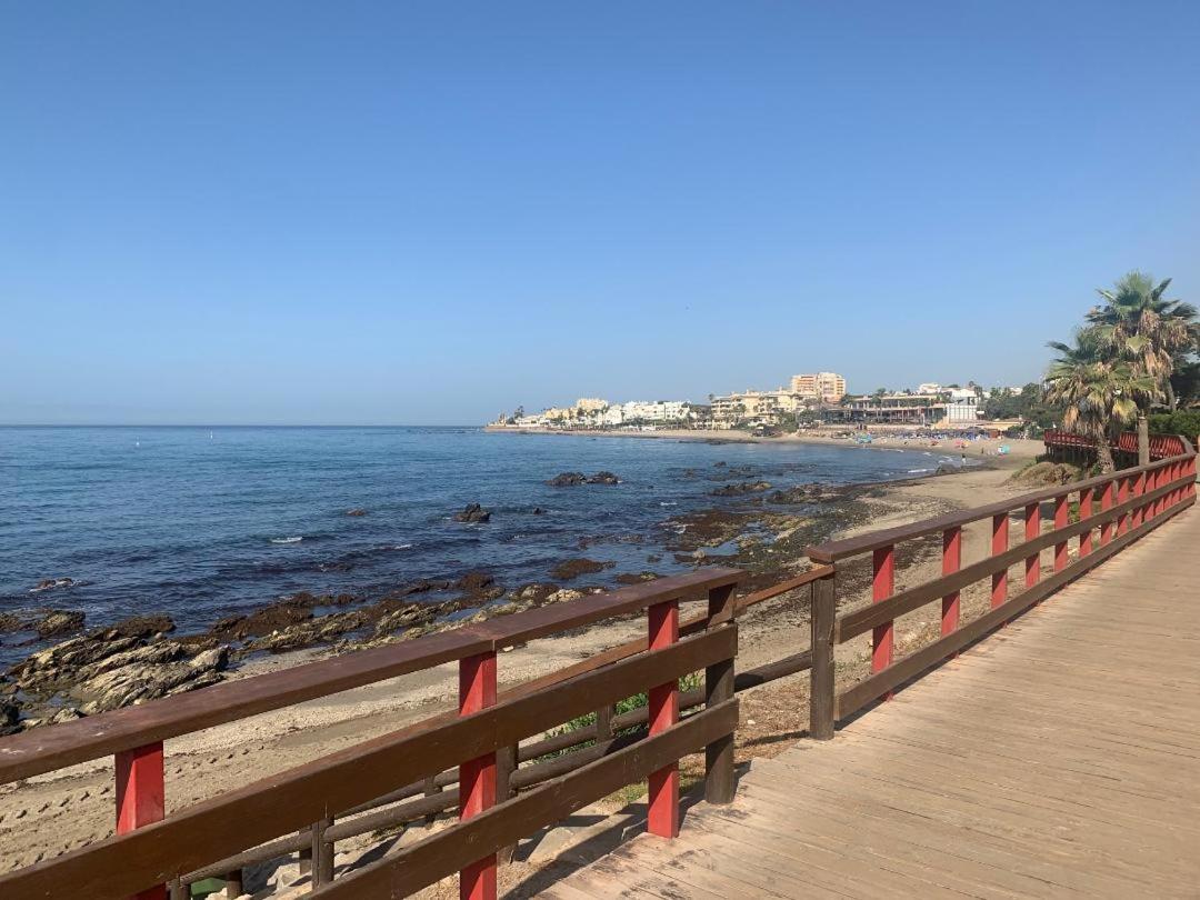Lovely Beachfront Apartment In Calahonda Sitio de Calahonda Exterior photo